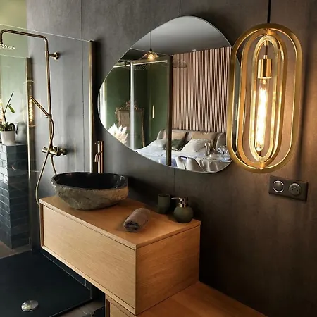 Apartment & By B